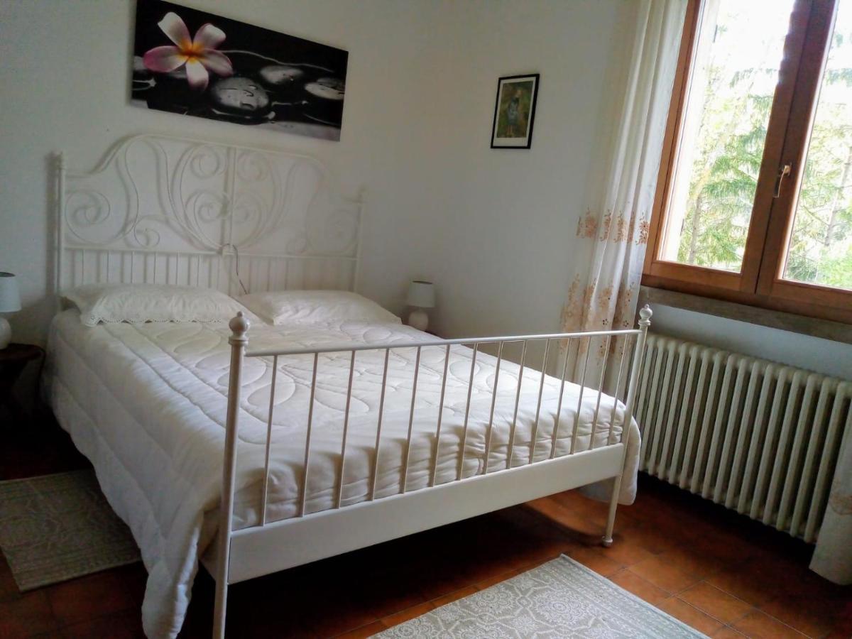 Casale La Pineta Apartman Mombaroccio Kültér fotó