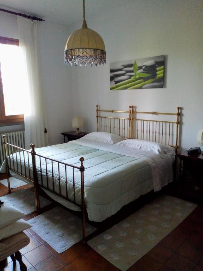 Casale La Pineta Apartman Mombaroccio Kültér fotó